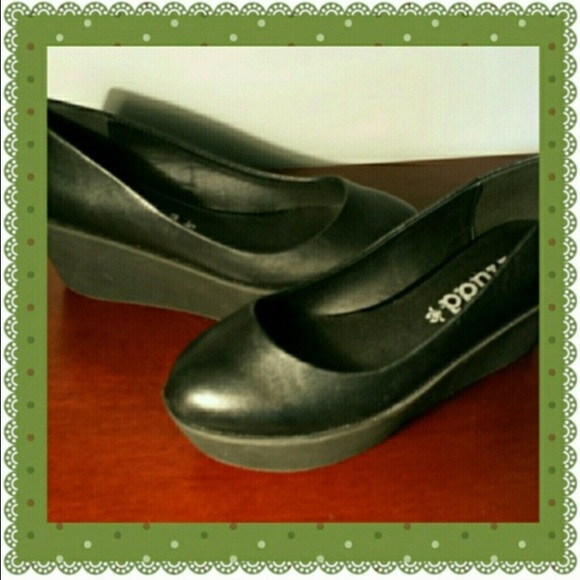Black Platform Wedges - NWT - Picture 4 of 4